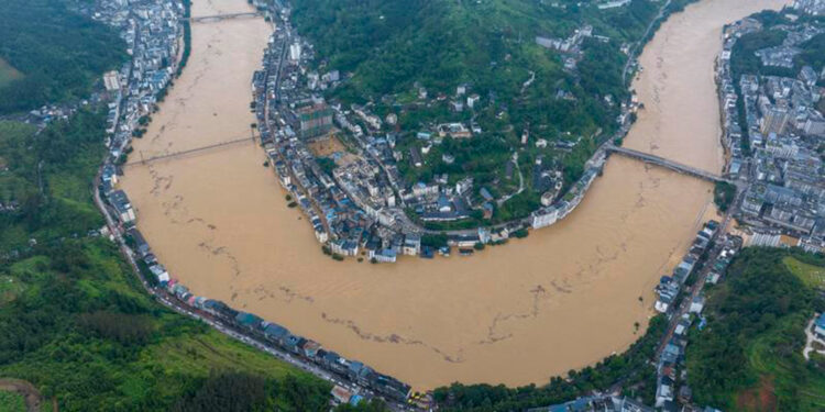 Çin'de sel: 6 ölü