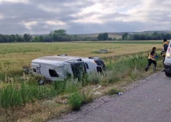 Çorum'da minibüs şarampole devrildi: 17 yaralı