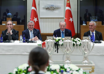 Cumhurbaşkanı Erdoğan, Süper Lig'e yükselen 3 kulübün heyetlerini kabul etti