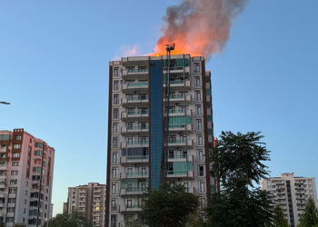 Diyarbakır'da 13 katlı apartmanda yangın: 3'ü çocuk, 4 kişi hayatını k