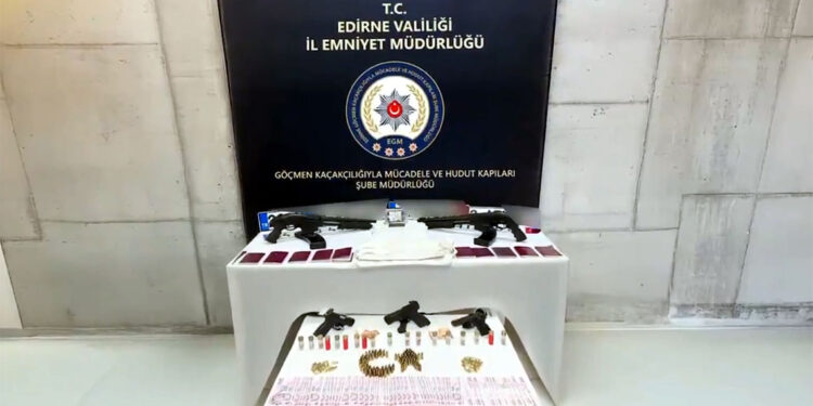 Edirne merkezli 6 ilde düzenlenen eş zamanlı operasyonda 9 gözaltı