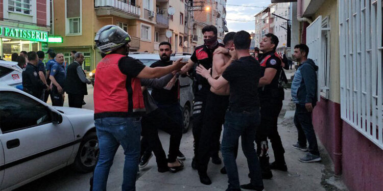 Edirne'de iki grup arasında bıçak ve sopalı kavga