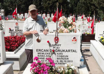 Edirnekapı Şehitliği'nde buruk Babalar Günü