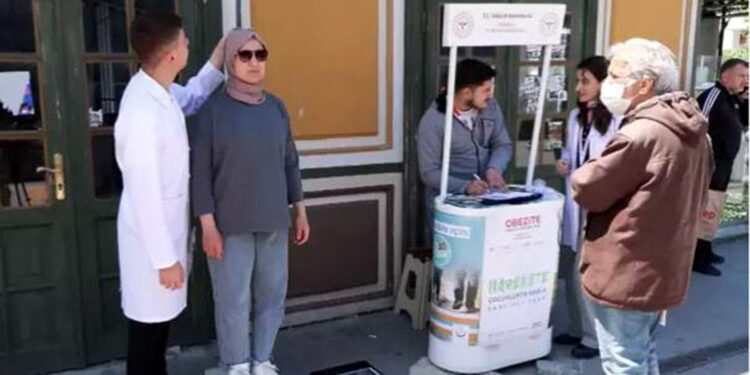 Erkeklerde 'fazla kiloluluk', kadınlarda 'obezite' oranı fazla