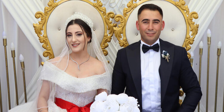 Erzurum'da asırlık düğün geleneği yaşattılar