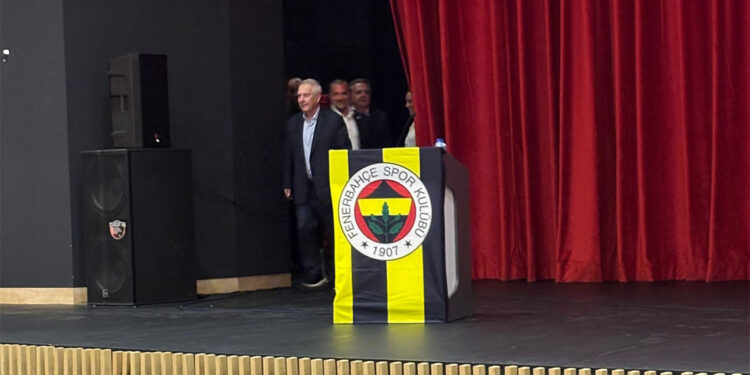 Aziz Yıldırım genç kongre üyeleriyle bir araya geldi