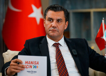 Ferdi Zeyrek hayatını kaybetti