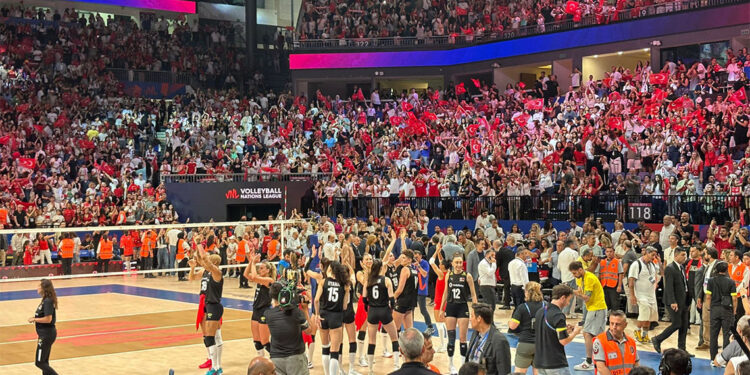 A Milli Kadın Voleybol Takımı Güney Kore'yi devirdi