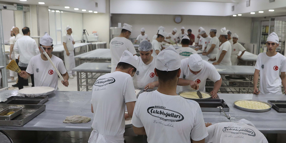 Gaziantep'te baklavacıların bayram telaşı