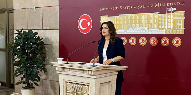 Numan Kurtulmuş'un komisyon için yaptığı davetten memnuniyet duyuyoruz