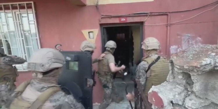 Gündoğmuş çetesine operasyon: 22 gözaltı