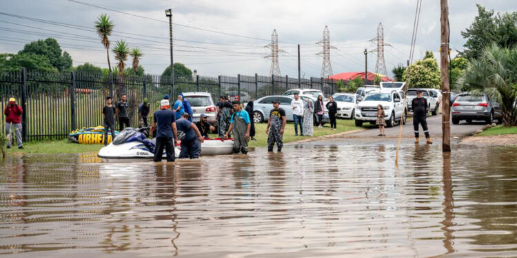 Güney Afrika'da sel felaketi: 90 ölü