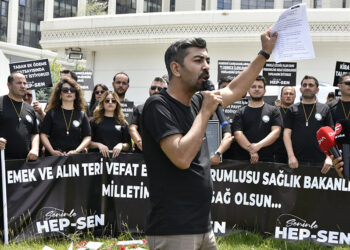 Sağlık çalışanlarının mesleki hak kayıpları hakkında açıklama