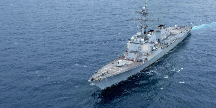 İran'a olası bir saldırı durumunda ABD savaş gemilerini hedef alırız