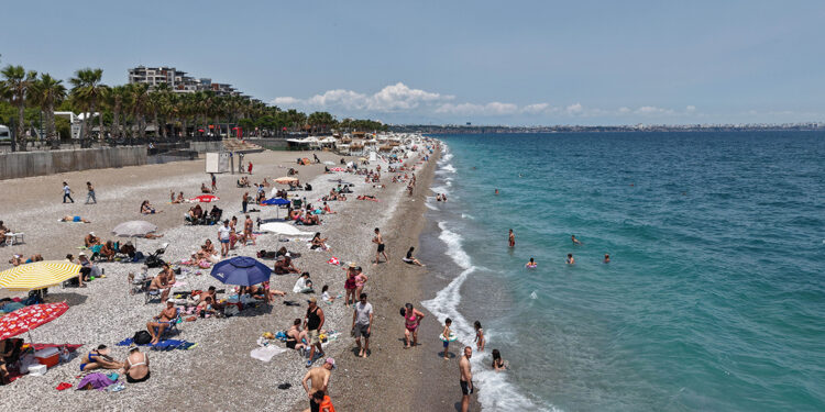 Halkın kıyıları kullanım hakkı engellenemez