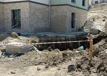 Hatay'da göçük altında kalan 2 işçi öldü