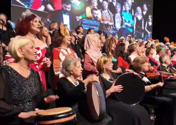 Hiç müzik eğitimi almayan 175 kadın, 11 ülkede konser verdi