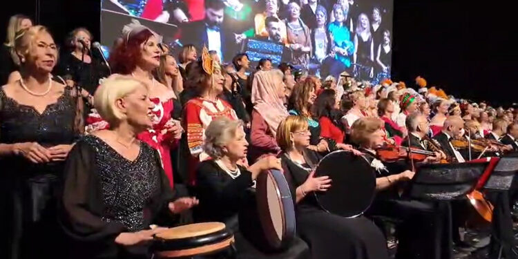 Hiç müzik eğitimi almayan 175 kadın, 11 ülkede konser verdi