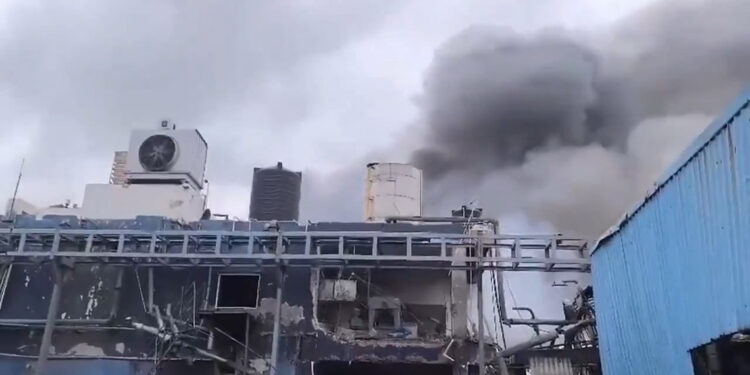 Hindistan'da kimya fabrikasında patlama: 10 ölü