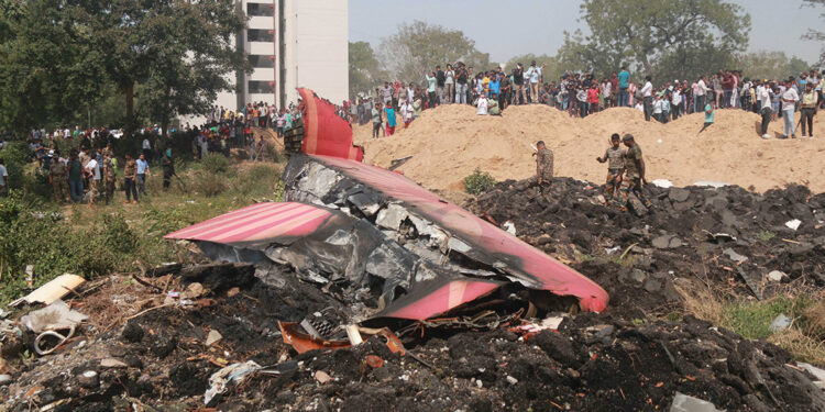 Hindistan'daki uçak kazasında 204 ceset bulundu