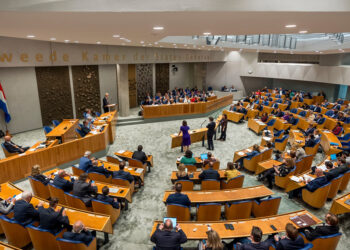 Hollanda erken seçim için 29 Ekim’de sandık başına gidecek