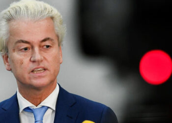 Hollanda'da hükümet düştü