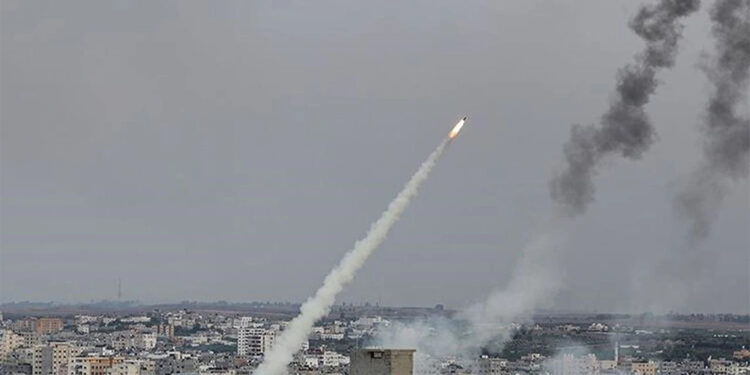 İsrail İran'ın batı bölgelerine yeni hava saldırıları başlattı