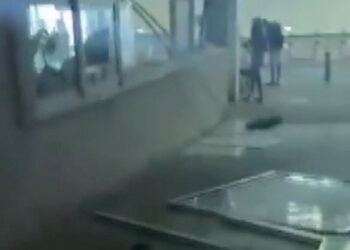 ABD Büyükelçiliği yakınlarına düşen füze binada hasara yol açtı
