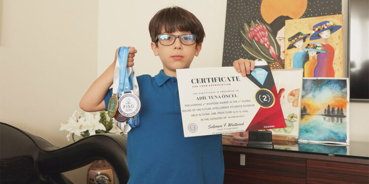 7 yaşında matematikte dünya şampiyonluğunu kazandı