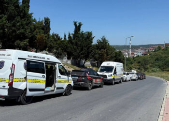 Arnavutköy'de mezarlıkta erkek bebek cesedi bulundu