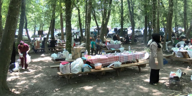 Bayram tatilinde Belgrad Ormanı'na akın ettiler