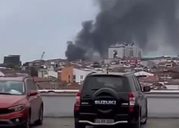 Bayrampaşa'da iş yerinde yangın
