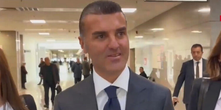 Belediyelere terör soruşturması davasında duruşma ertelendi