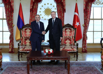 Cumhurbaşkanı Erdoğan Ermenistan Başbakanı Nikol Paşinyan'ı İstanbul'da kabul etti