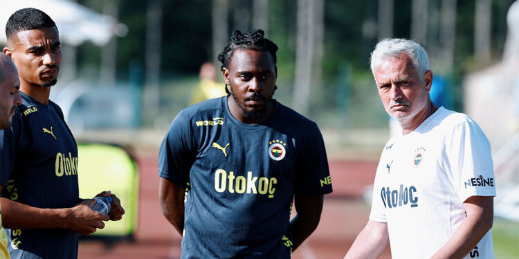 Bright Osayi-Samuel saatinin çalındığı iddiasıyla şikayetçi oldu