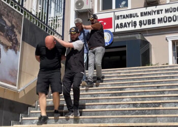 İstanbul'da otomobil almak isterken oğlunun arkadaşları tarafından dolandırıldı