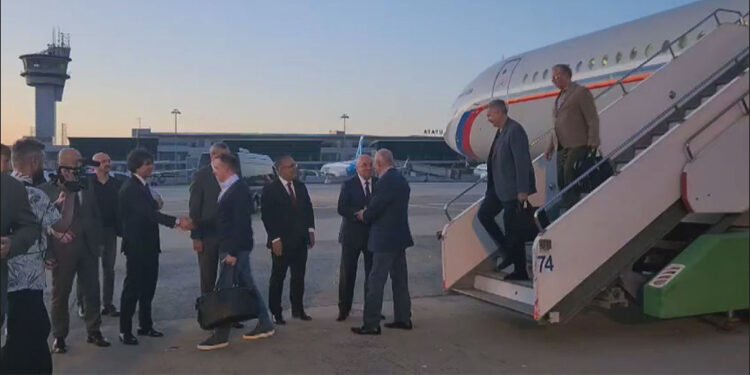 İstanbul'da barış zirvesi; Rus heyeti İstanbul'a geldi