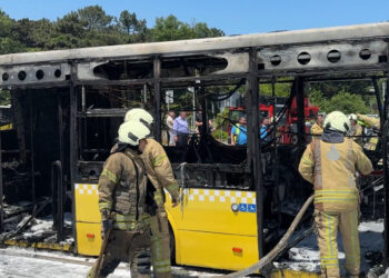 Sarıyer'de İETT otobüsü alev alev yandı; 25 yolcu tahliye edildi
