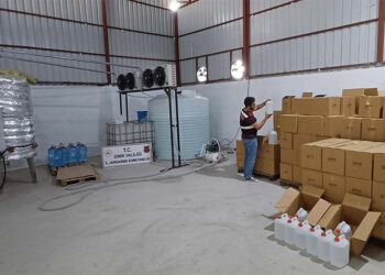 İzmir'de 35 bin 740 litre etil alkol ele geçirildi