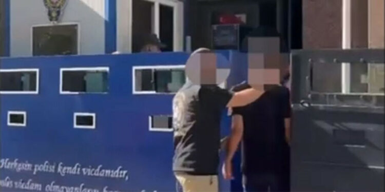 İzmir'de 141 hükümlü gözaltına alındı