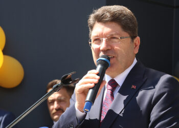 İnsan kaynağımızın güçlü olması lazım