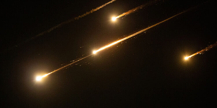 İran'ın saldırılarında 13 İsrailli öldü, 380'i yaralandı