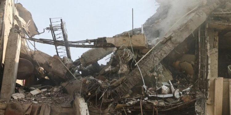 İsrail, İran'da bir hastane binasını vurdu