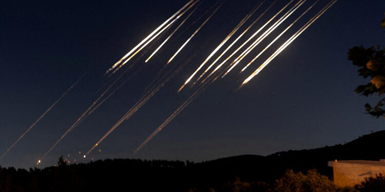 İsrail, İran'ın askeri tesislerine hava saldırısı düzenledi