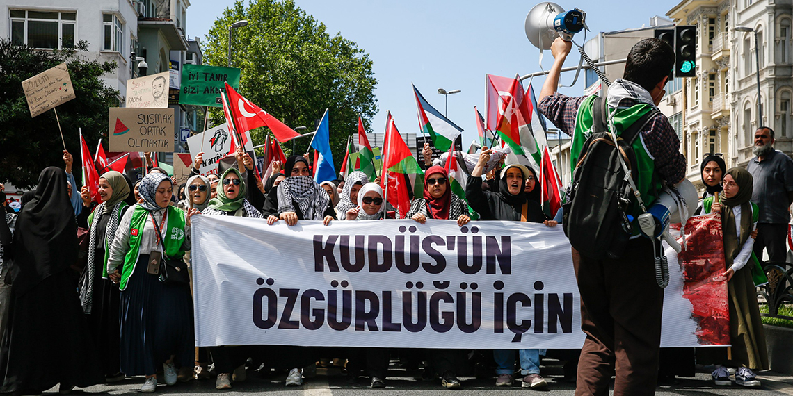 İstanbul'da Filistin'in özgürlüğü için yürüyüş düzenlendi
