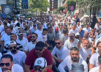 İzmir'de işçiler grevin 5'inci gününde