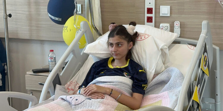 Otomobilin altından çıkarılıp entübe edilen liseli Sena sağlığına kavuşuyor