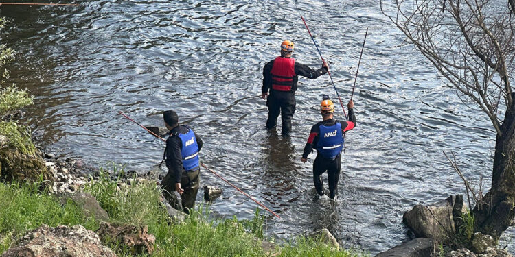 Kura Nehri'nde kaybolan Hafız Akçay'ı 73 kişilik ekip arıyor
