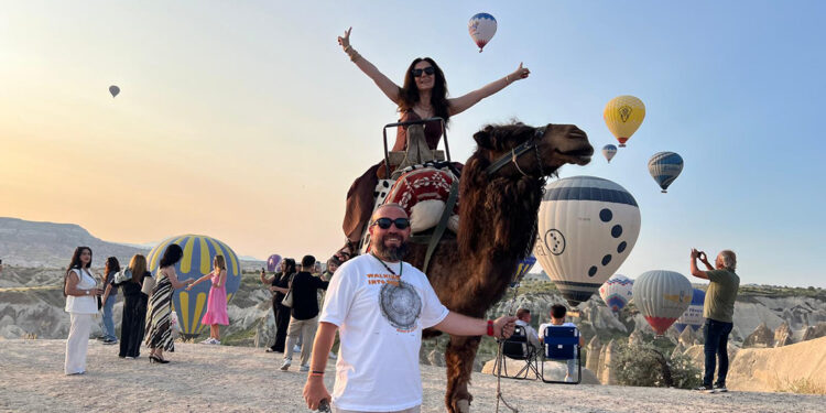 Kapadokya'da bayram tatili yoğunluğu yaşanıyor