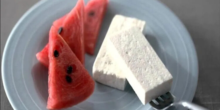 Karpuzu peynirle tüketerek kan şekerini dengelemek mümkün